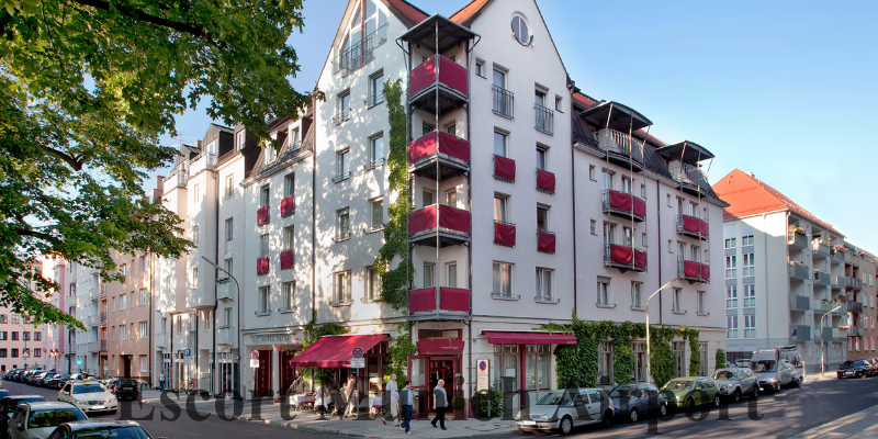 Escorts Near By Hotel Prinz München